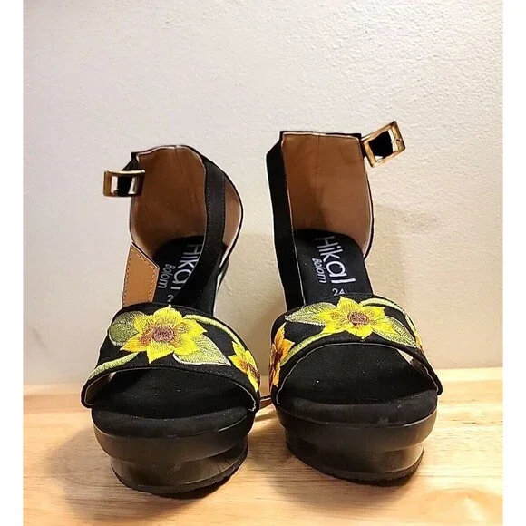 NWOB Hikal Bolom Handmade Floral Embroidered Stiletto Heels From Mexico Sz 7 US - Picture 3 of 12